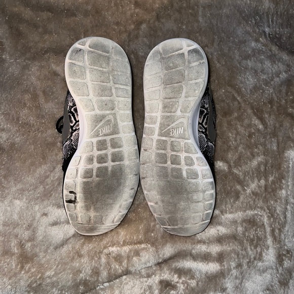 Women’s Roshie - Picture 4 of 5